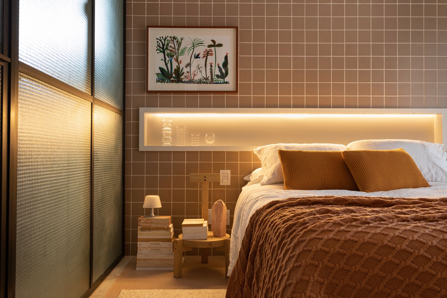 Quarto assinado por Renato Mendonça.