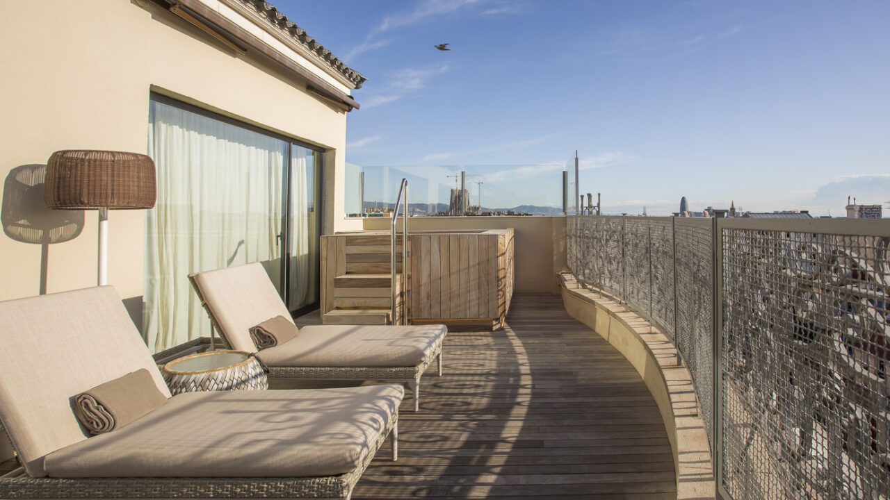 Hotel centenário no coração de Barcelona é uma ode à arquitetura catalã