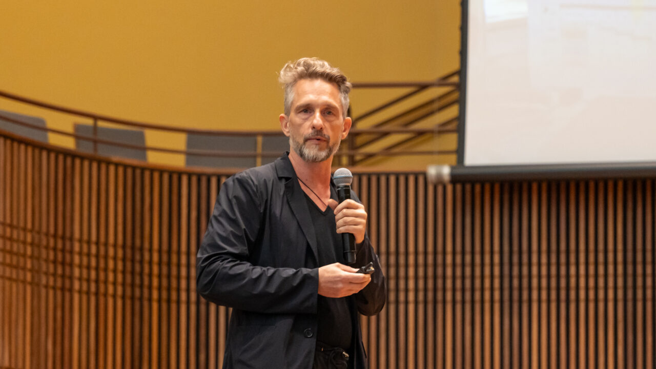 Marko Brajovic é convidado do EIXOS CASACOR, evento que revelou o tema “Semear Sonhos” para 2025.