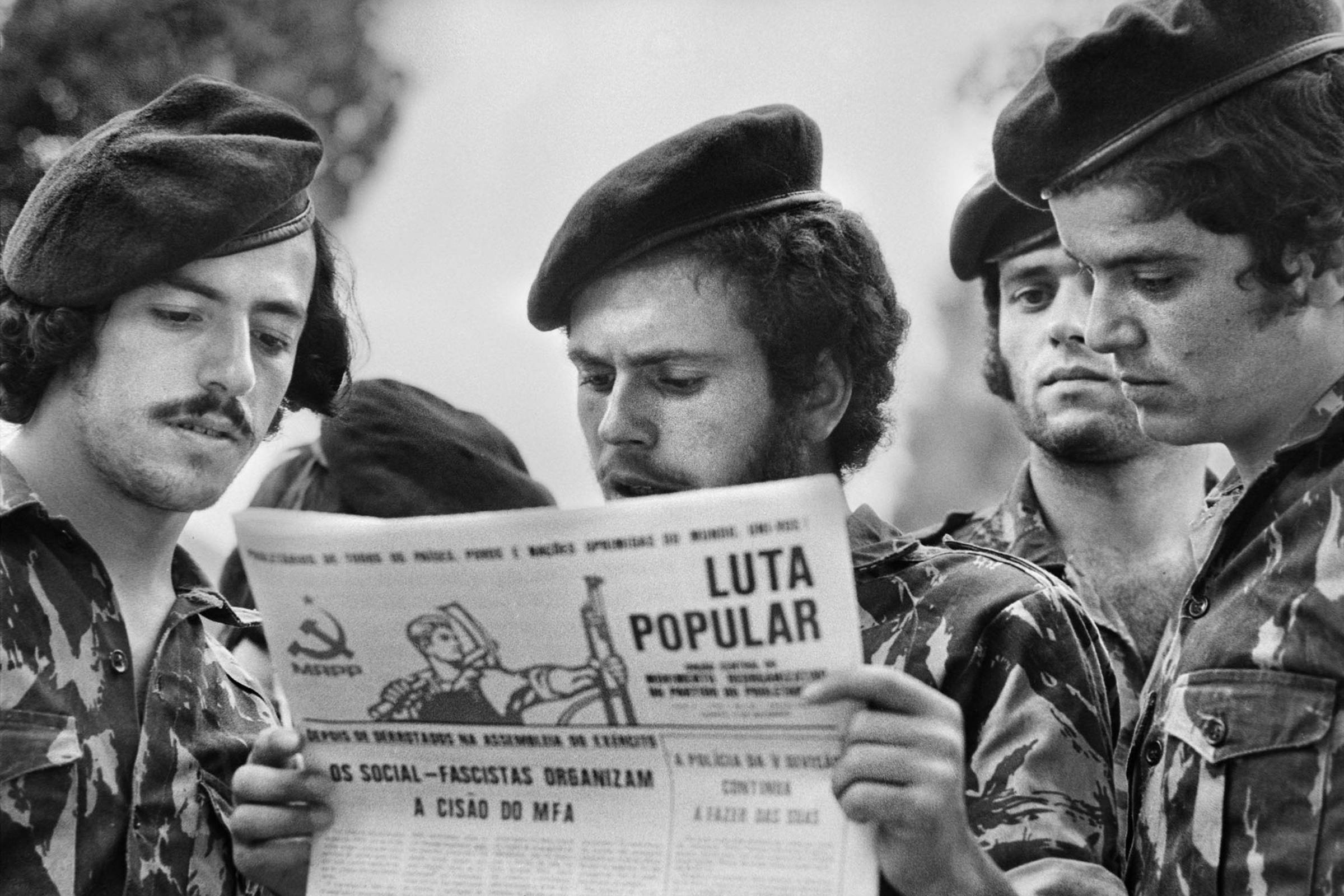 50 anos da Revolução dos Cravos, por Sebastião Salgado - MIS (maio 2024)