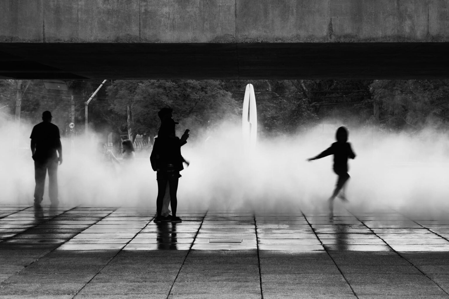 Exposição Fluxos, de Laura Vinci no MuBE